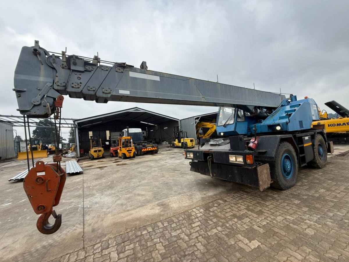 1996 TANDO TRM200 MOBILE CRANE (IS975)