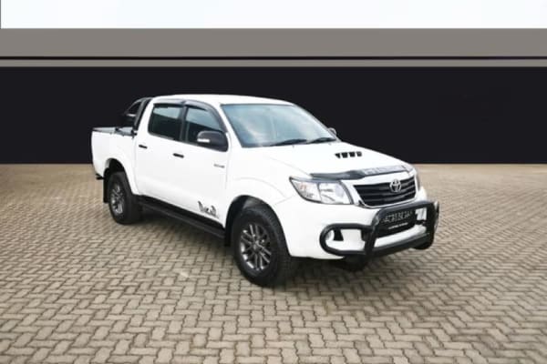 2015 Toyota Hilux 3.0 D-4D Legend 45 Raised Body Double-Cab