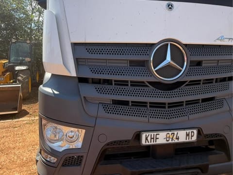 2021 MERCEDES BENZ 2640 TRUCK TRACTOR (IS964)