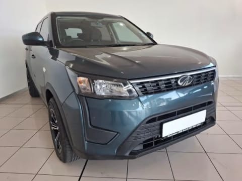 2022 Mahindra XUV 300 1.2T SE | W4