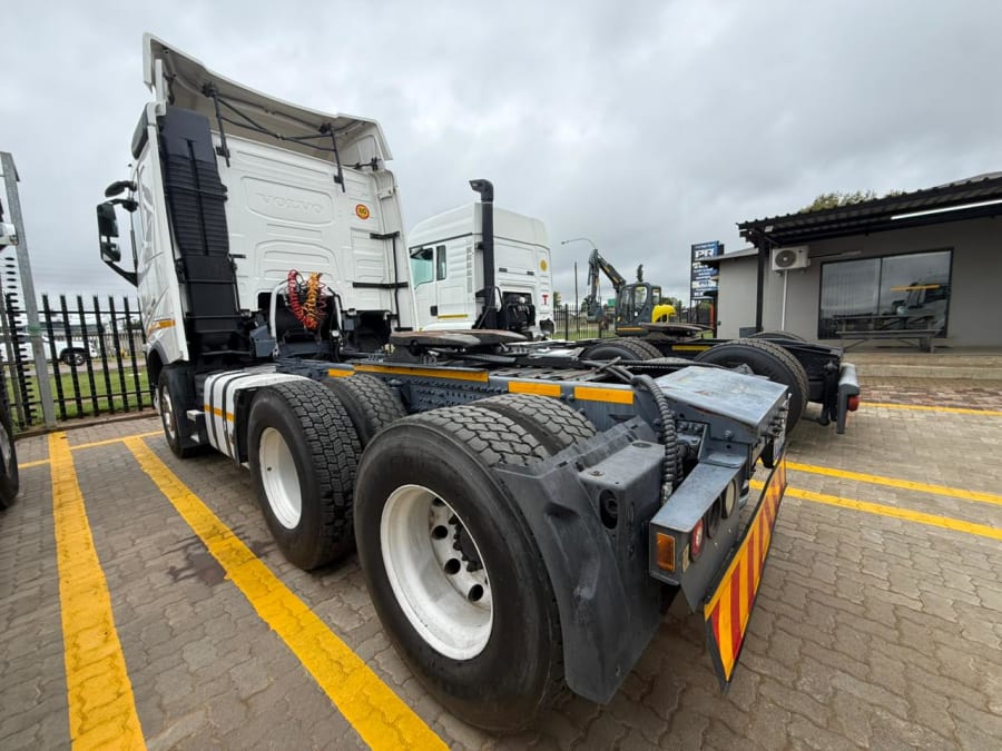 2021 VOLVO FH440 TRUCK TRACTOR (IS947) — photo 3
