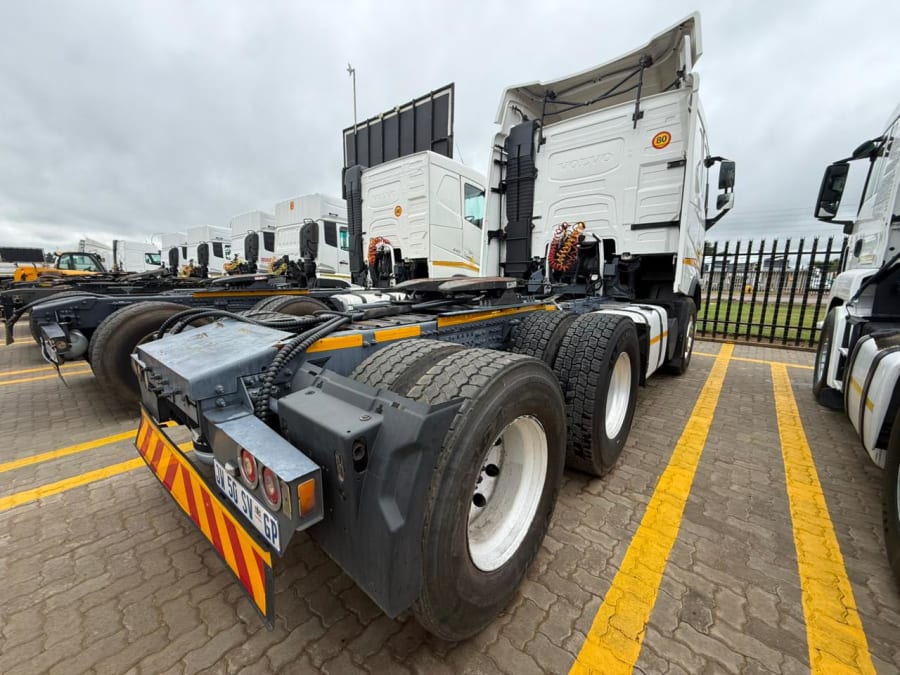 2021 VOLVO FH440 TRUCK TRACTOR (IS947) — photo 4