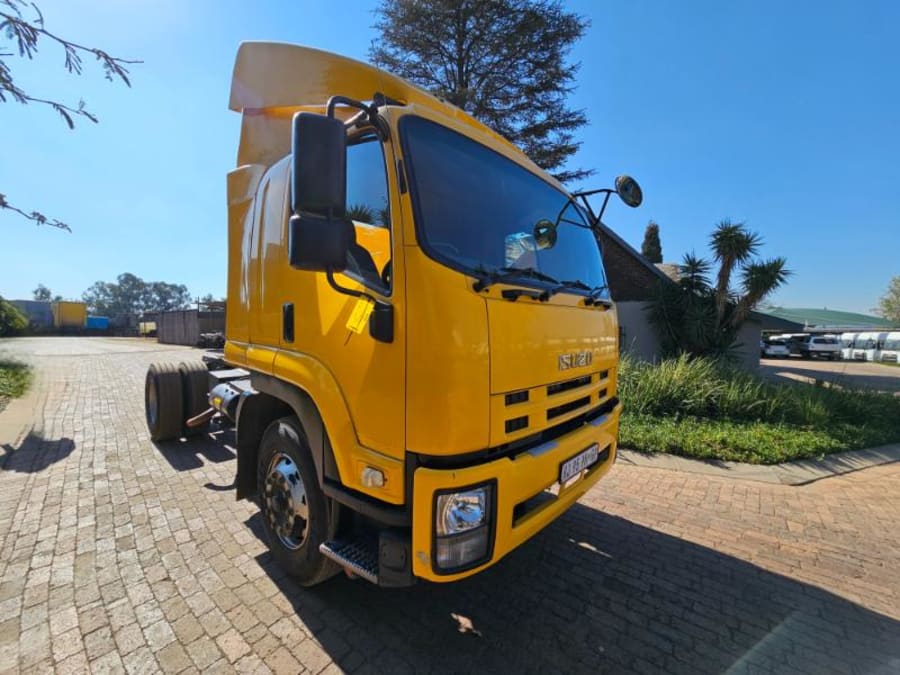 2018 ISUZU FTR850 TRUCK TRACTOR (IS885) — photo 1