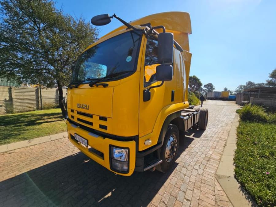 2018 ISUZU FTR850 TRUCK TRACTOR (IS885) — photo 2