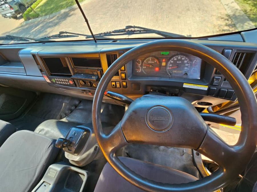 2018 ISUZU FTR850 TRUCK TRACTOR (IS885) — photo 13