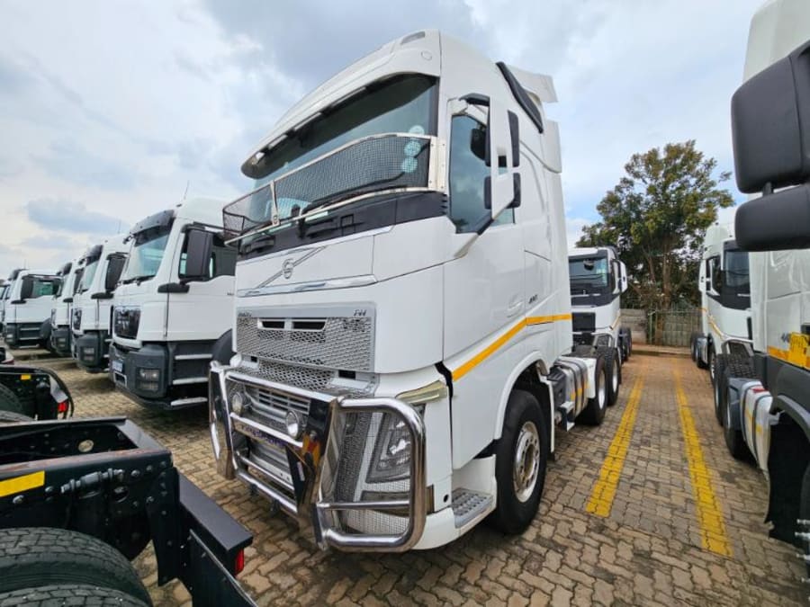 2018 Volvo FH480 Globetrotter Truck Tractor (SN5080) — photo 2