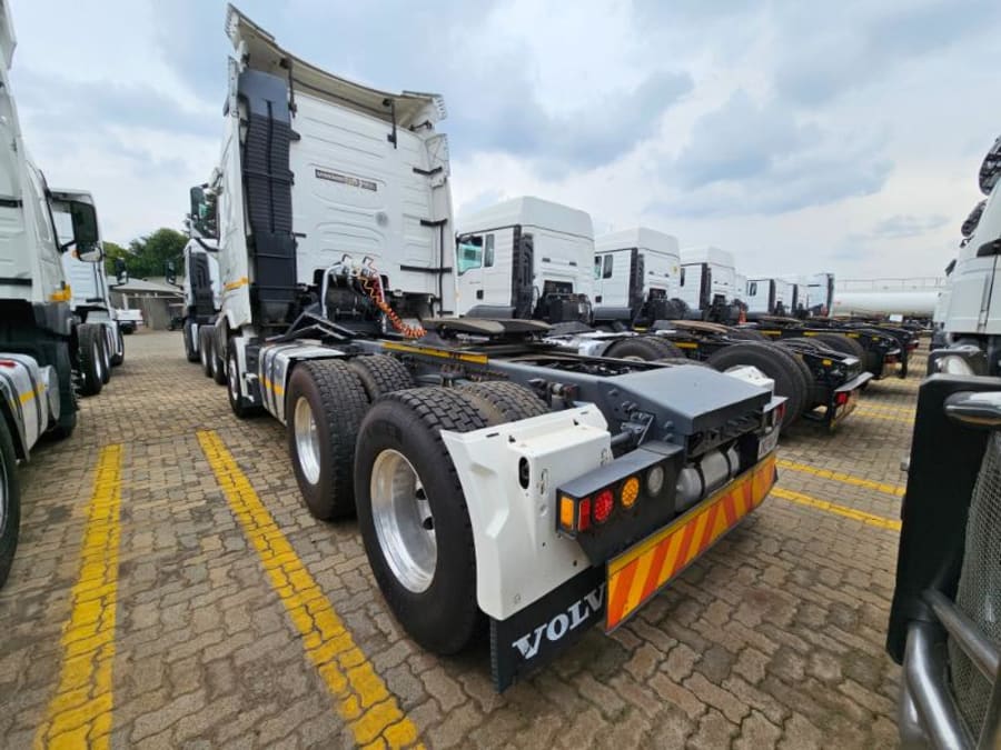 2018 Volvo FH480 Globetrotter Truck Tractor (SN5080) — photo 5