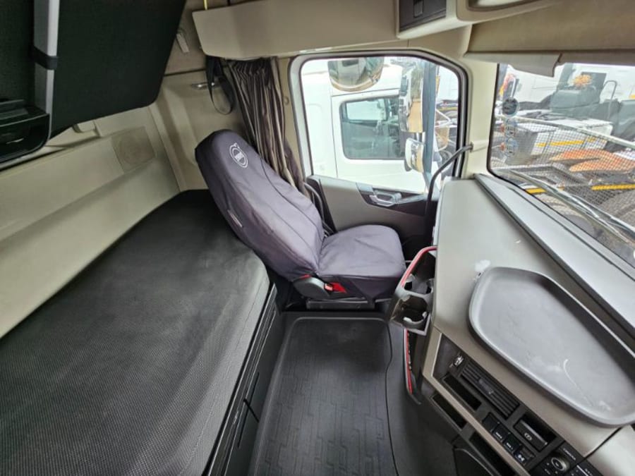 2018 Volvo FH480 Globetrotter Truck Tractor (SN5080) — photo 8