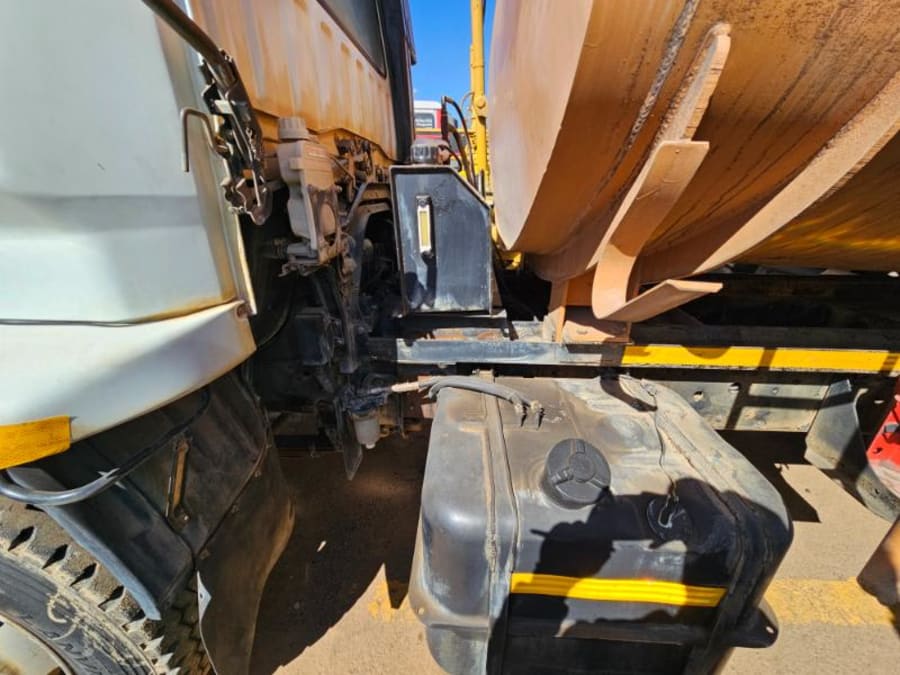 2008 FUSO FM15-253 6000L WATER BOWSER (A1230) — photo 4