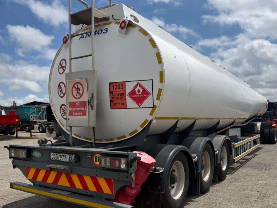 2018 GRW TRIDEM FUEL TANKER (SN5746) — photo 2