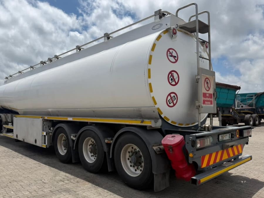 2018 GRW TRIDEM FUEL TANKER (SN5746) — photo 4