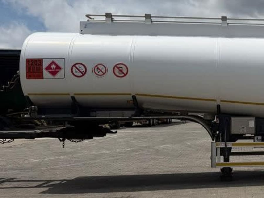 2018 GRW TRIDEM FUEL TANKER (SN5746) — photo 9