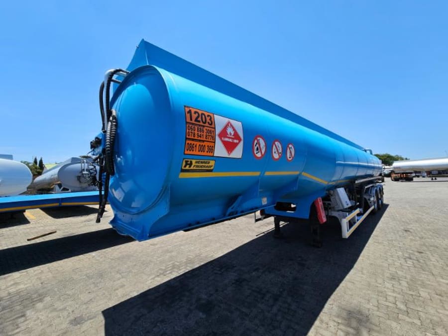 2020 HENRED FRUEHAUF TRIDEM FUEL TANKER (SN5542) — photo 2