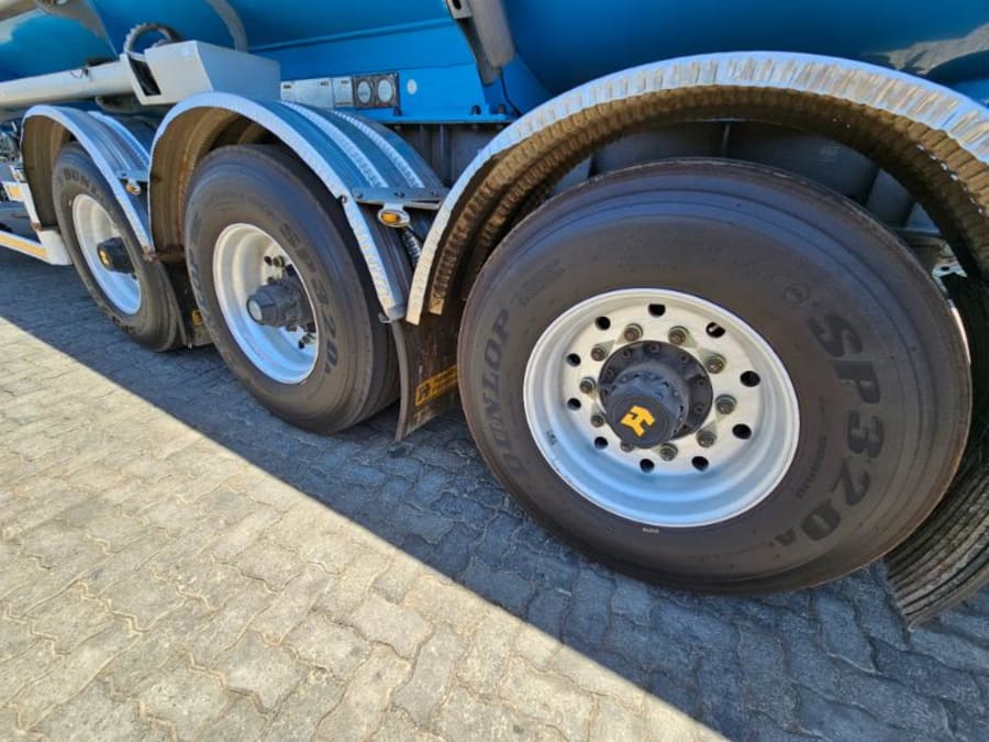 2020 HENRED FRUEHAUF TRIDEM FUEL TANKER (SN5542) — photo 7
