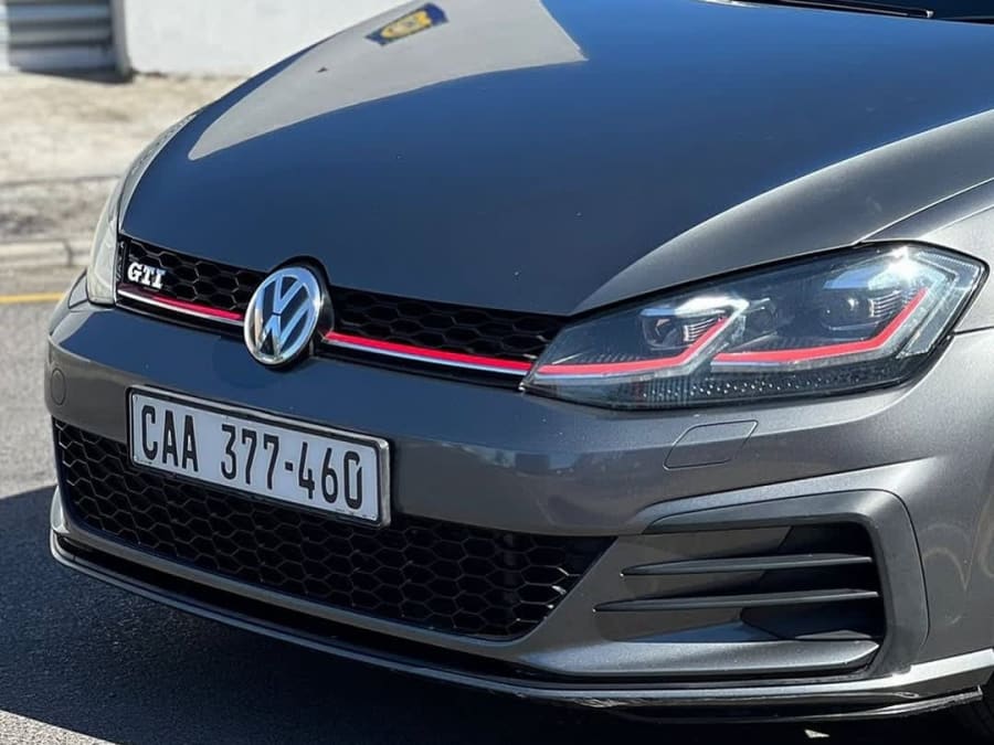2017 VW GOLF 7.5 2.0 GTI DSG — photo 1