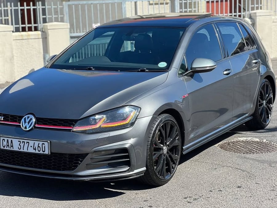 2017 VW GOLF 7.5 2.0 GTI DSG — photo 3
