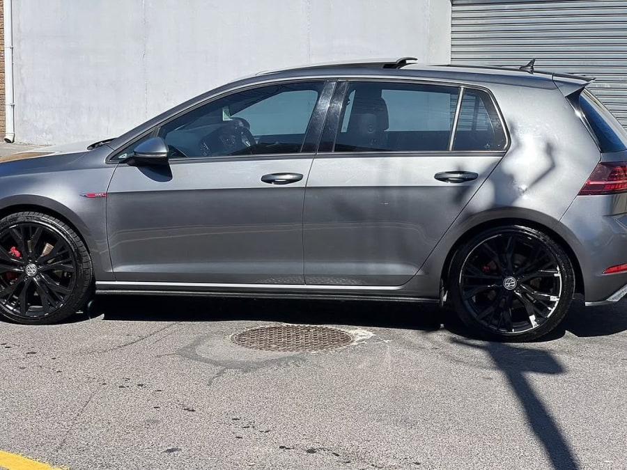 2017 VW GOLF 7.5 2.0 GTI DSG — photo 6