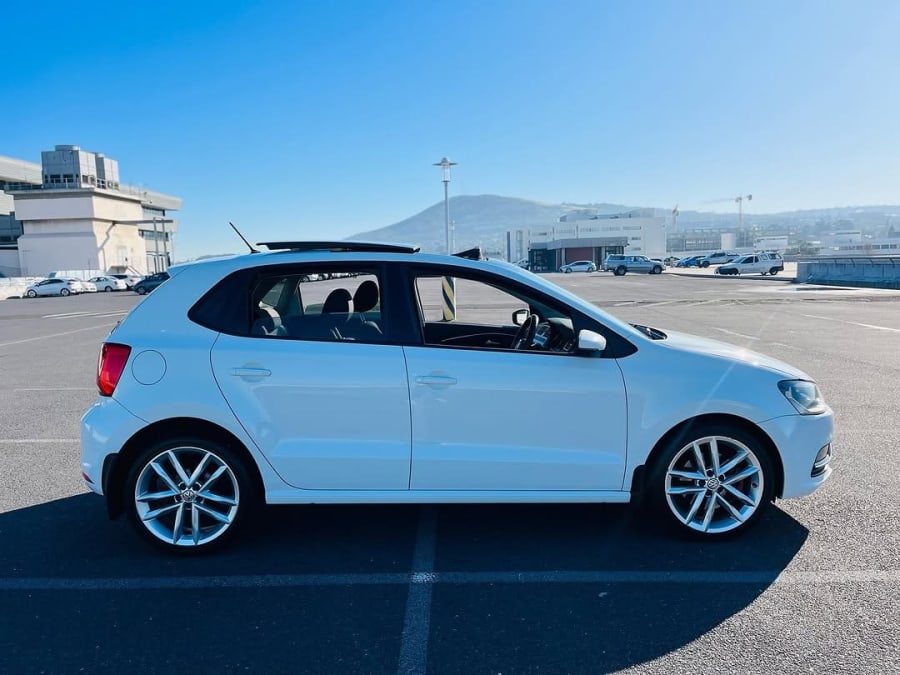 2015 VW POLO 1.2 TSI HIGHLINE — photo 11