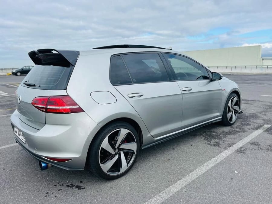 2015 VW GOLF 7 2.0 GTI DSG — photo 9