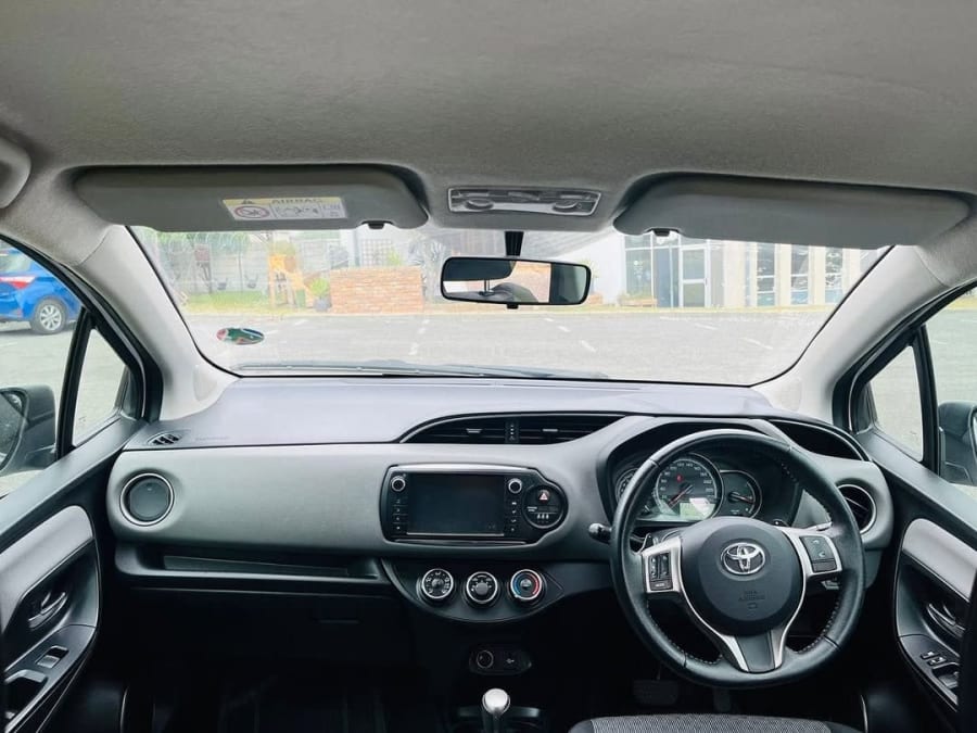 2015 TOYOTA YARIS 1.3 XS CVT — photo 4