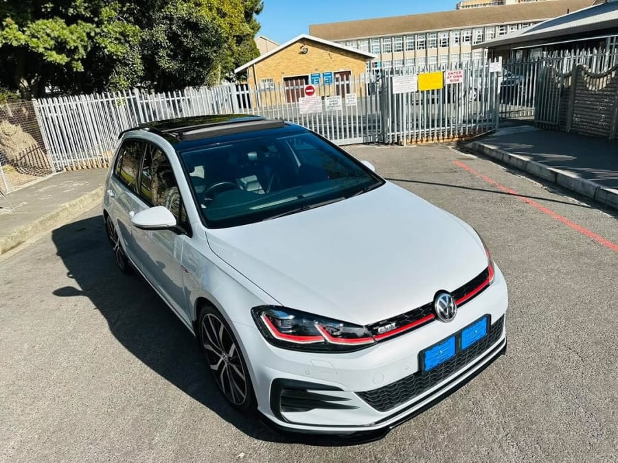 2018 VW GOLF 7.5 GTI 2.0 DSG — photo 5