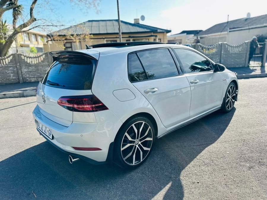 2018 VW GOLF 7.5 GTI 2.0 DSG — photo 6