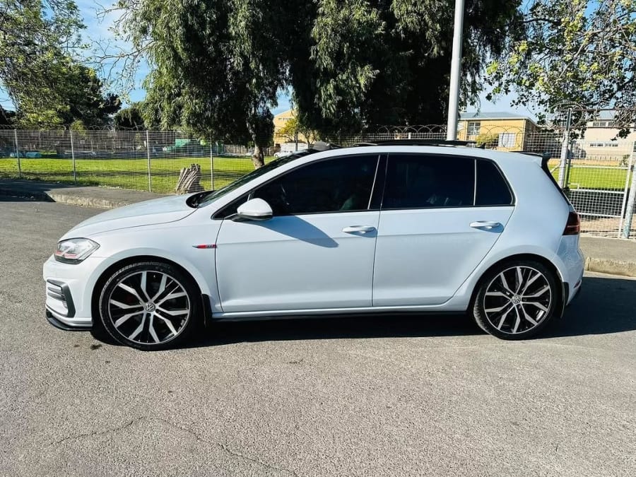 2018 VW GOLF 7.5 GTI 2.0 DSG — photo 7