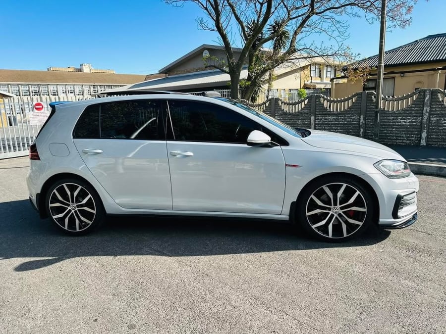 2018 VW GOLF 7.5 GTI 2.0 DSG — photo 8