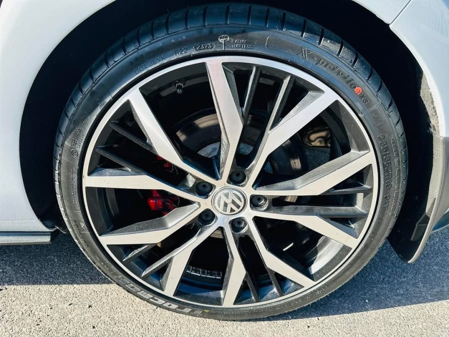 2018 VW GOLF 7.5 GTI 2.0 DSG — photo 9