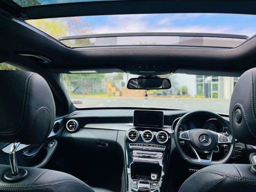 2015 MERCEDES BENZ C200 AMG LINE — photo 10