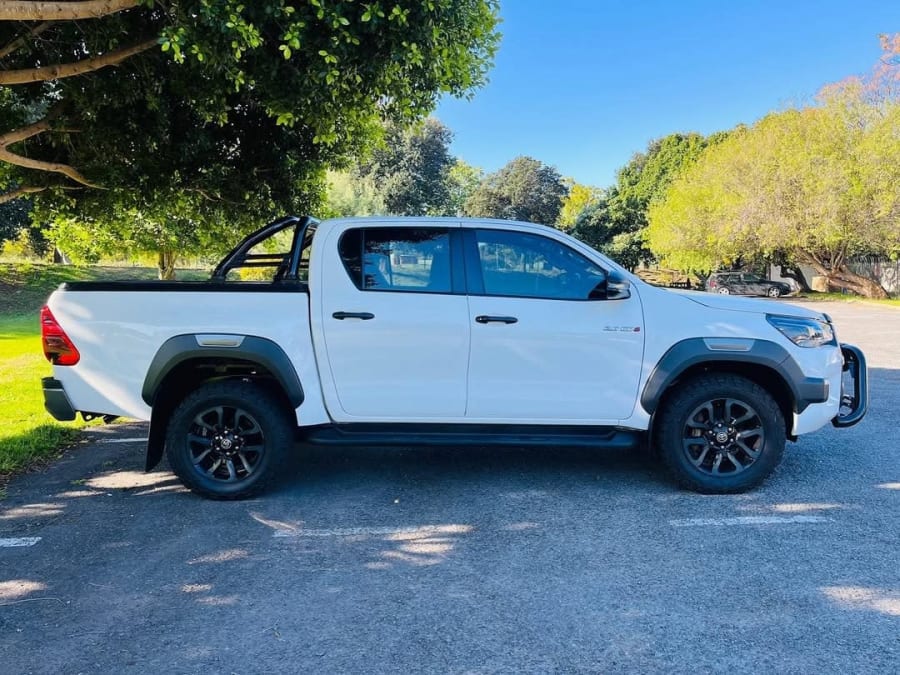 2021 TOYOTA HILUX 2.8 GD-6 LEGEND — photo 3