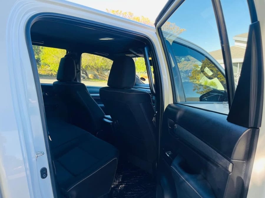 2021 TOYOTA HILUX 2.8 GD-6 LEGEND — photo 6