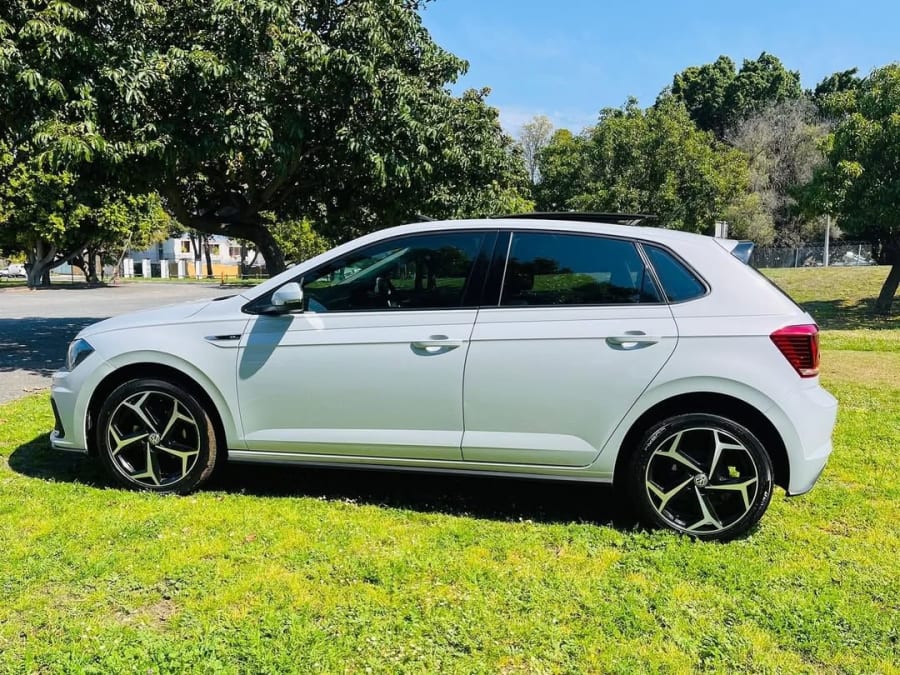 2019 VW POLO 1.0 TSI COMFORTLINE RLINE — photo 5
