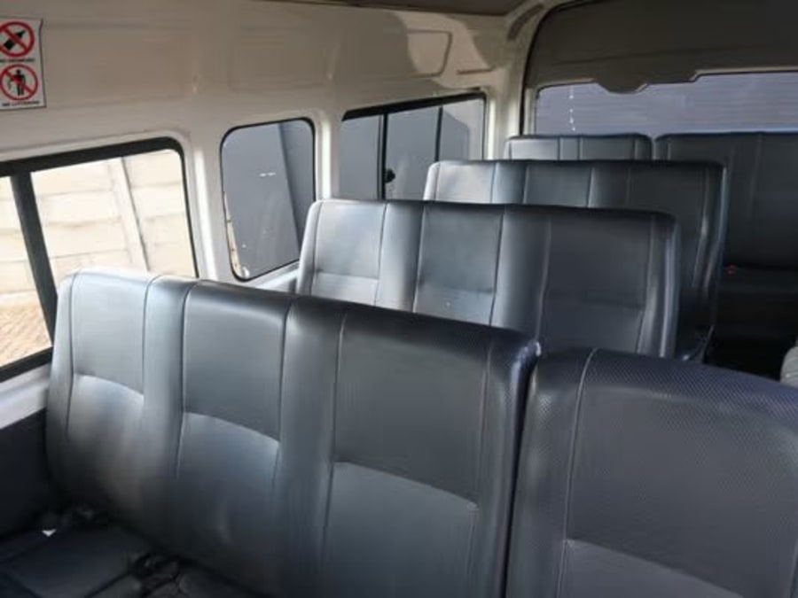 2022 Toyota Quantum 2.5 D-4D Sesfikile 16-seat — photo 8