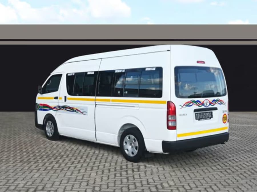 2022 Toyota Quantum 2.5 D-4D Sesfikile 16-seat — photo 10