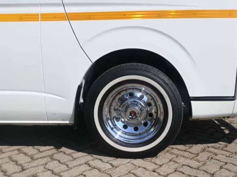 2015 Toyota Quantum 2.5 D-4D 14-seat — photo 2