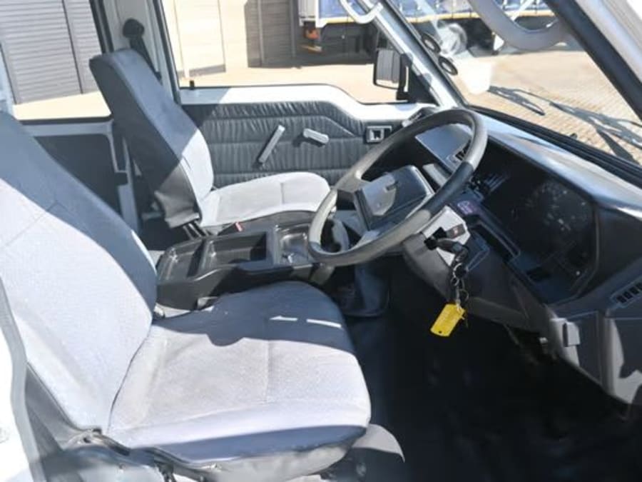 2007 Toyota Hi-Ace 2.2 — photo 2