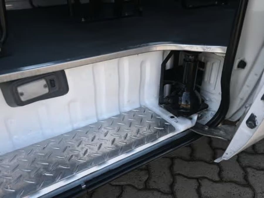 2007 Toyota Hi-Ace 2.2 — photo 6