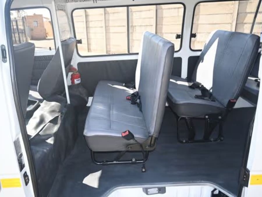 2007 Toyota Hi-Ace 2.2 — photo 7