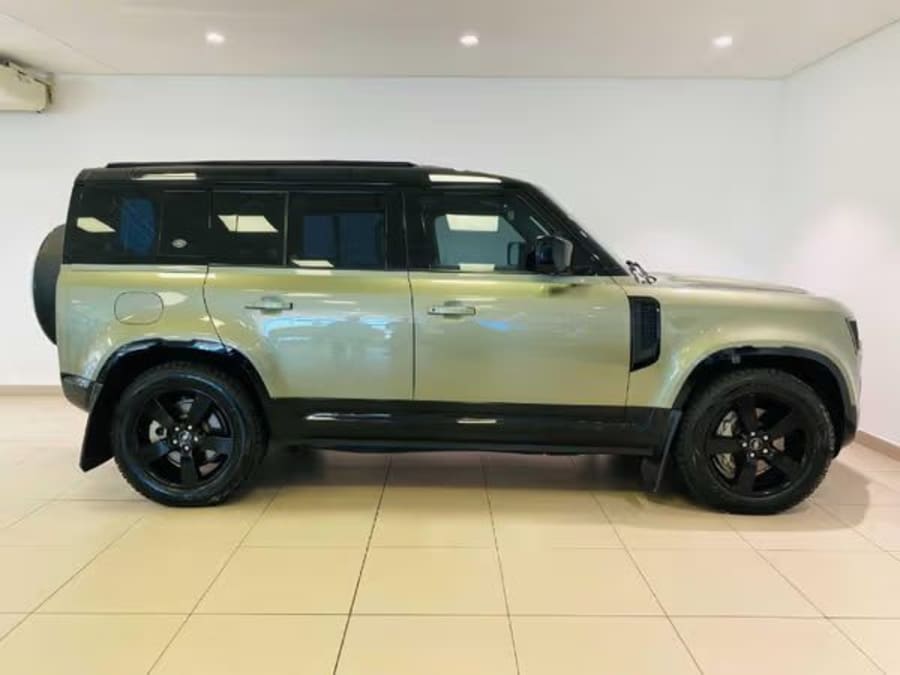 2021 Land Rover Defender 110 D300 HSE X-Dynamic — photo 4