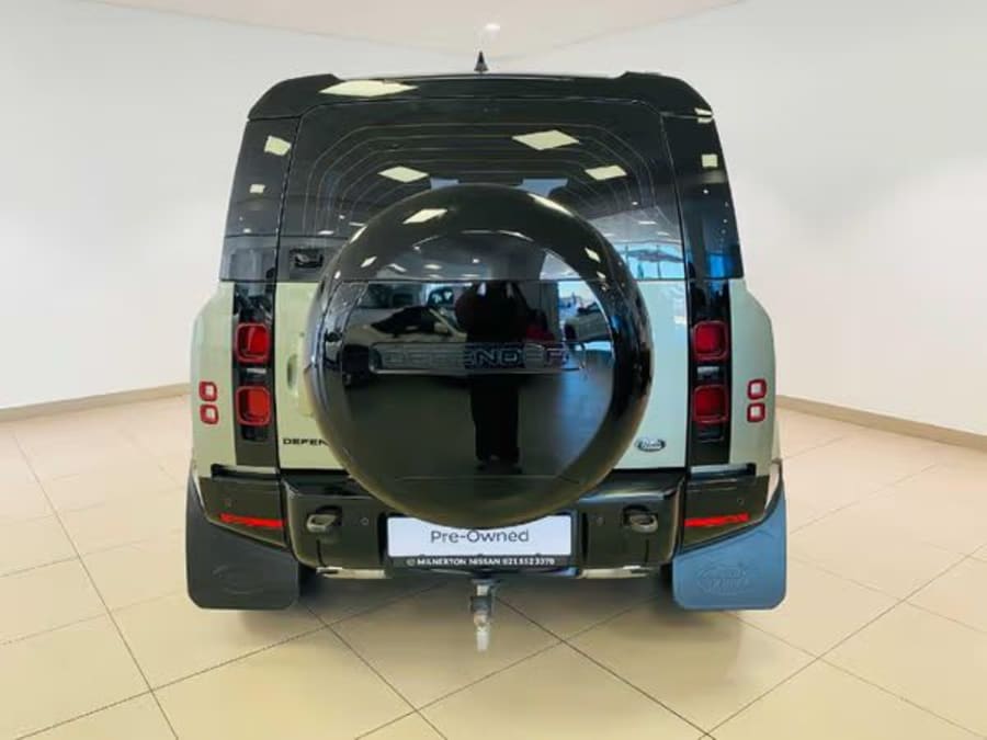 2021 Land Rover Defender 110 D300 HSE X-Dynamic — photo 10