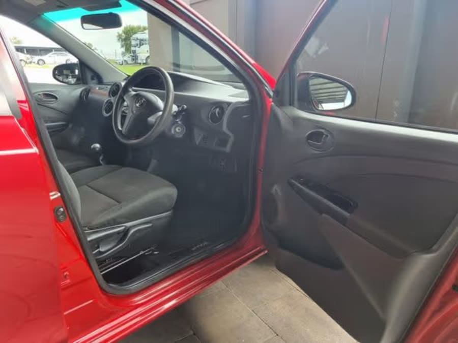 2020 Toyota Etios 1.5 XS — photo 6