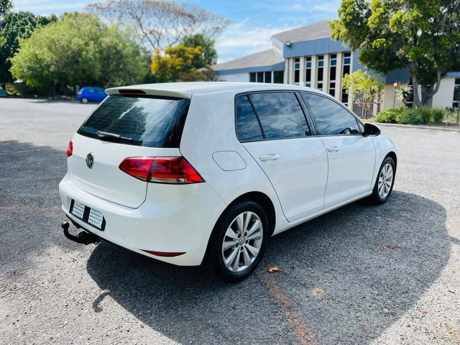 2016 VW GOLF 7 2.0 TDI COMFORTLINE — photo 6