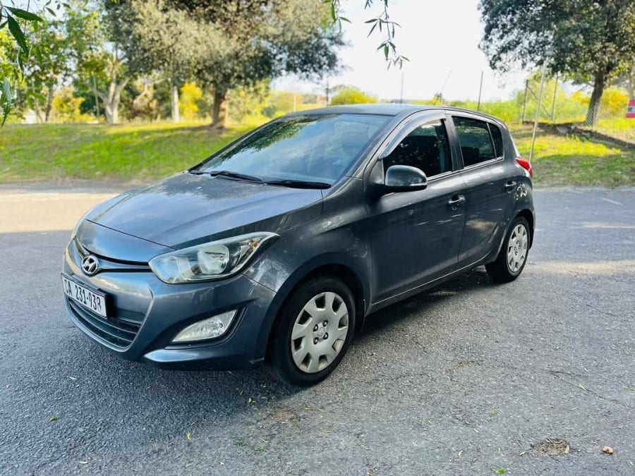 2014 HYUNDAI I20 — photo 2