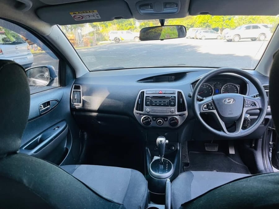 2014 HYUNDAI I20 — photo 10