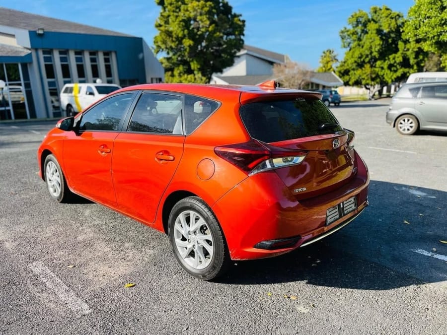 2016 TOYOTA AURIS Xs — photo 4
