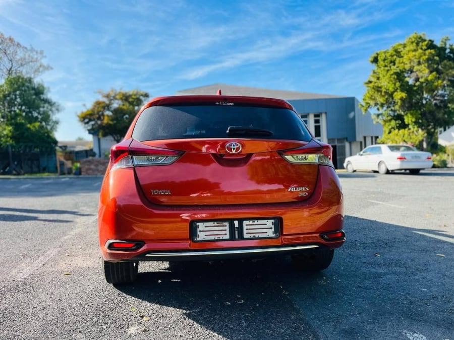2016 TOYOTA AURIS Xs — photo 9