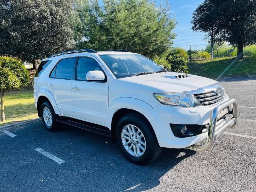 2014 TOYOTA FORTUNER 3.0 D4D — photo 2