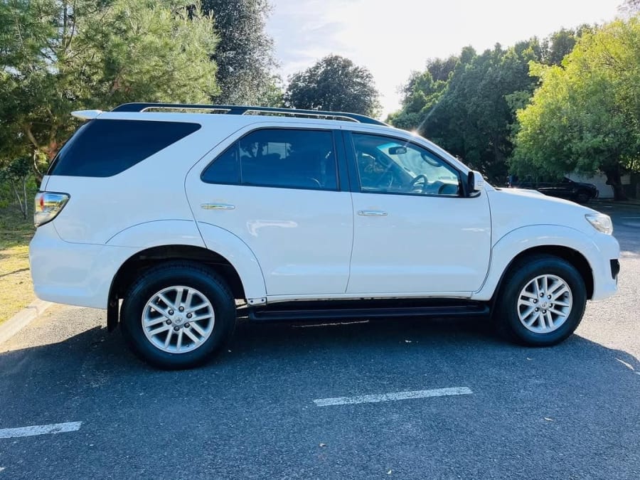 2014 TOYOTA FORTUNER 3.0 D4D — photo 5