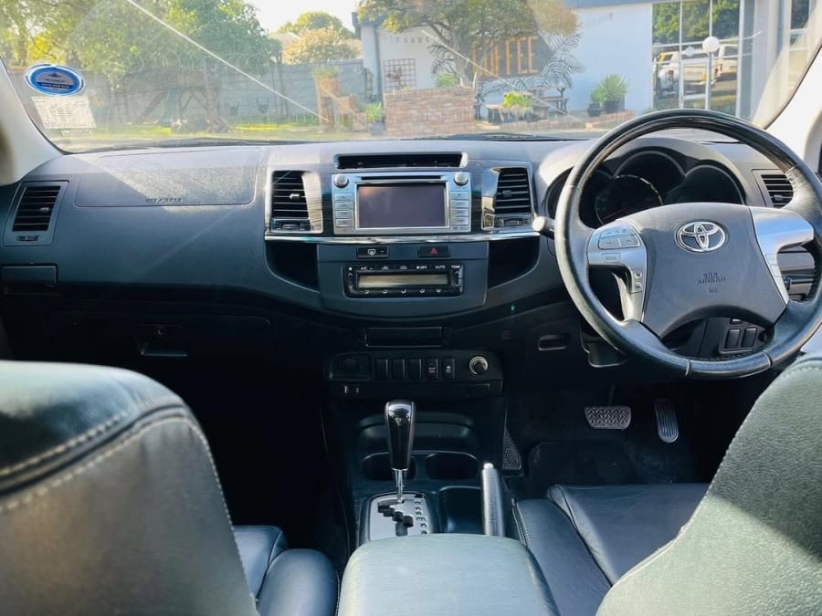 2014 TOYOTA FORTUNER 3.0 D4D — photo 9